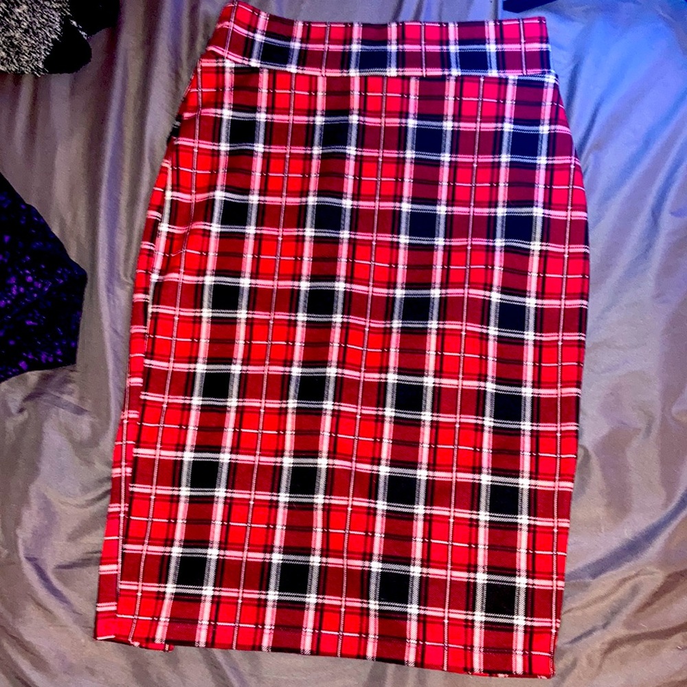 Windsor Red plaid skirt,